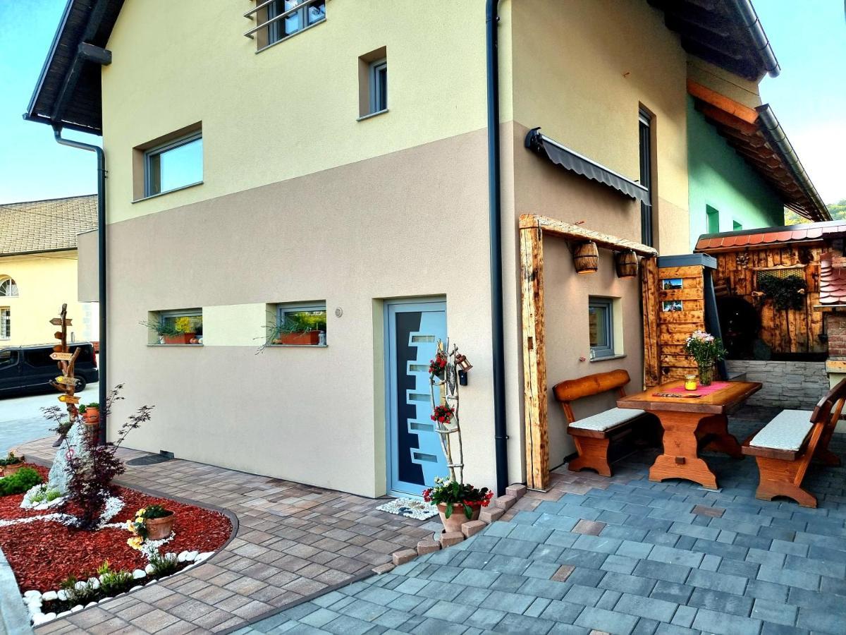Gartnar Home -Hiska S Pridihom Domacnosti In Pogledom Na Hribe. Radovljica Eksteriør bilde
